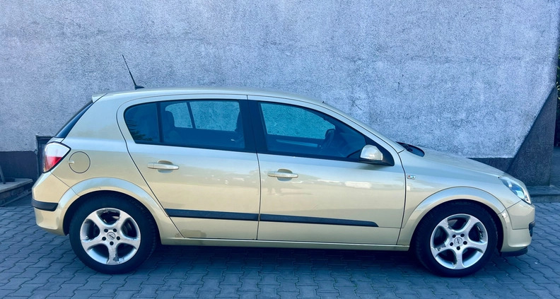 Opel Astra cena 6600 przebieg: 177000, rok produkcji 2004 z Strzelno małe 137